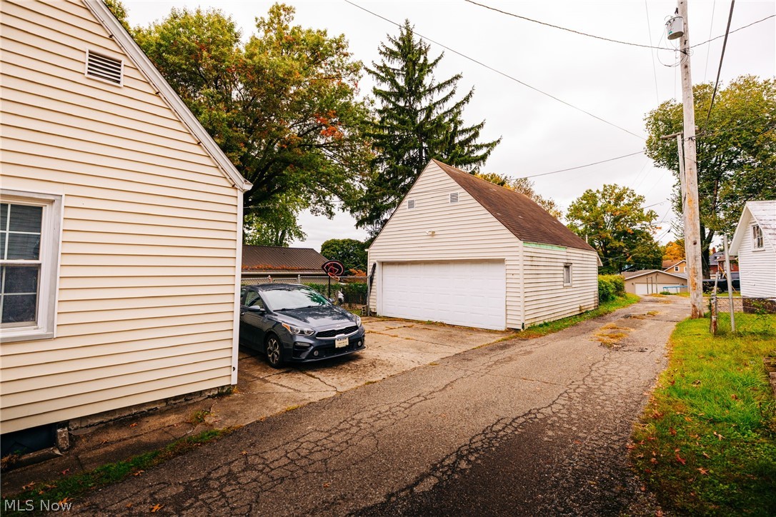 1252 Kenilworth Avenue Coshocton OH 43812