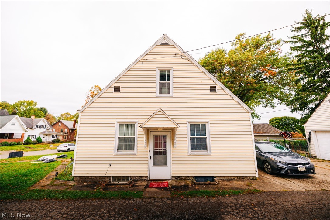 1252 Kenilworth Avenue Coshocton OH 43812