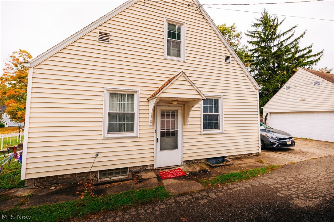1252 Kenilworth Avenue Coshocton OH 43812