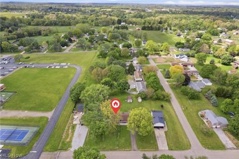12097 Lisa Avenue NW Hartville OH 44632
