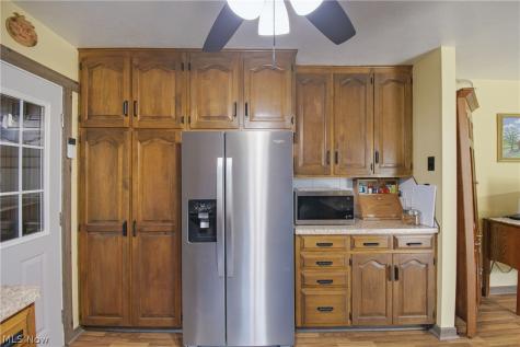 12097 Lisa Avenue NW Hartville OH 44632