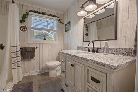 12097 Lisa Avenue NW Hartville OH 44632