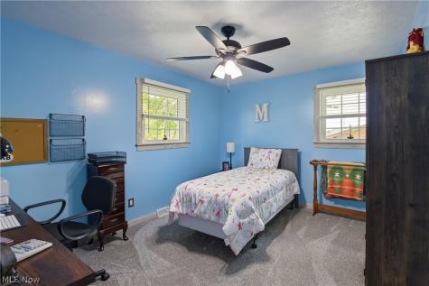 12097 Lisa Avenue NW Hartville OH 44632