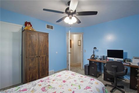 12097 Lisa Avenue NW Hartville OH 44632