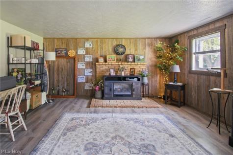 12097 Lisa Avenue NW Hartville OH 44632
