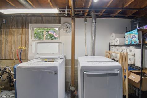 12097 Lisa Avenue NW Hartville OH 44632