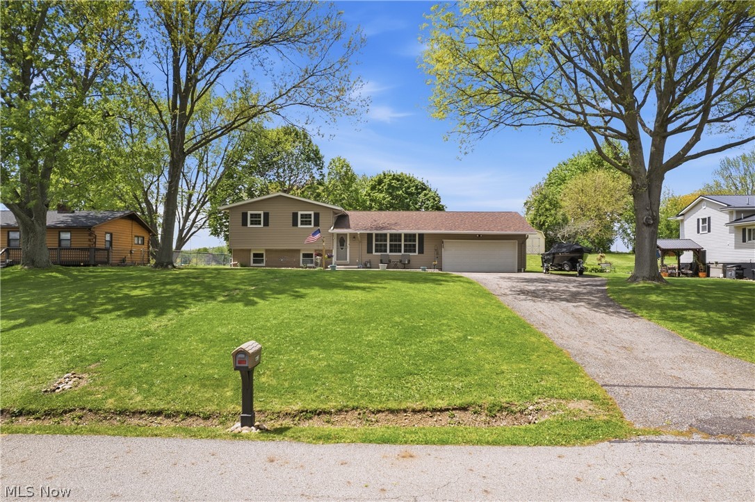 12097 Lisa Avenue NW Hartville OH 44632