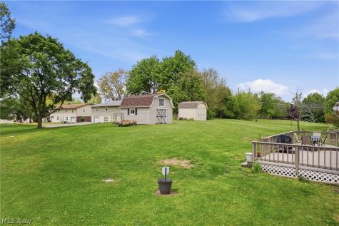 12097 Lisa Avenue NW Hartville OH 44632