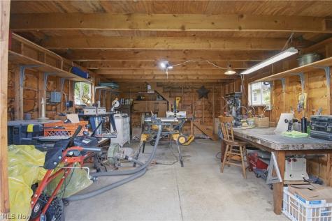 12097 Lisa Avenue NW Hartville OH 44632
