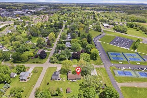 12097 Lisa Avenue NW Hartville OH 44632