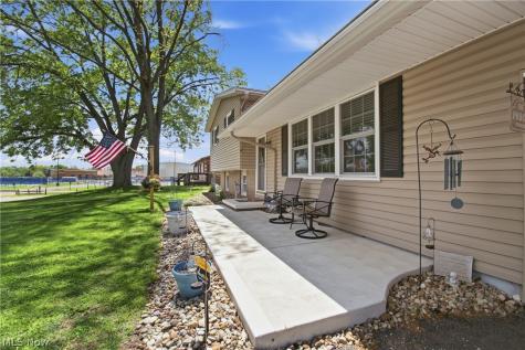 12097 Lisa Avenue NW Hartville OH 44632