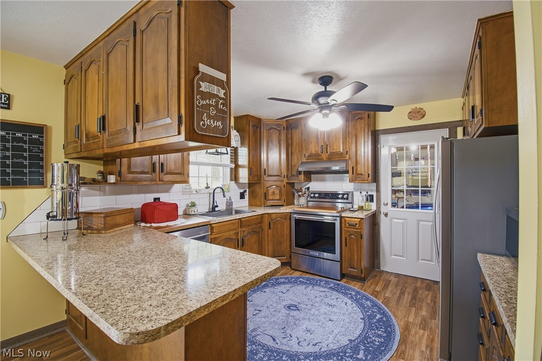 12097 Lisa Avenue NW Hartville OH 44632