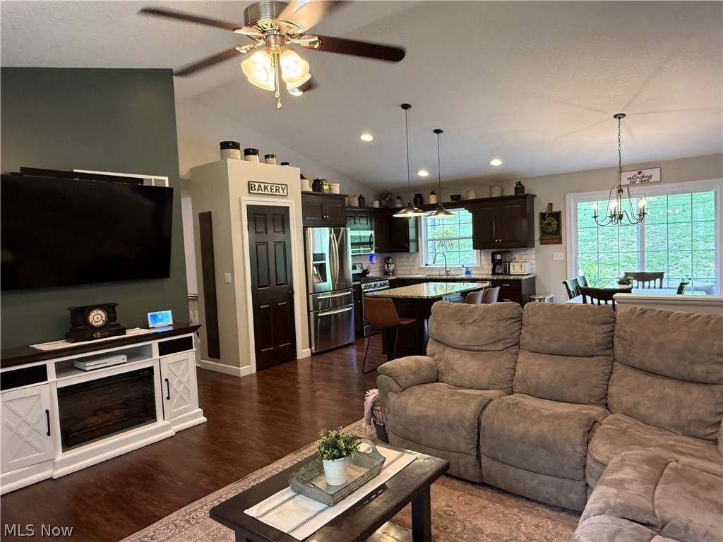 7595 Arbon Drive Millersburg OH 44654