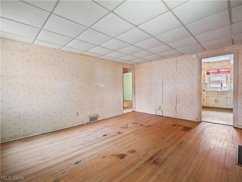 6531 Bonroi Drive Seven Hills OH 44131