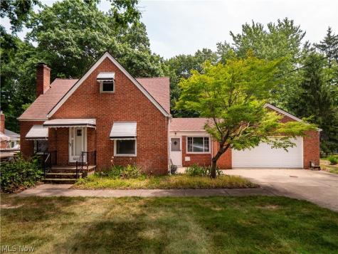 6531 Bonroi Drive Seven Hills OH 44131