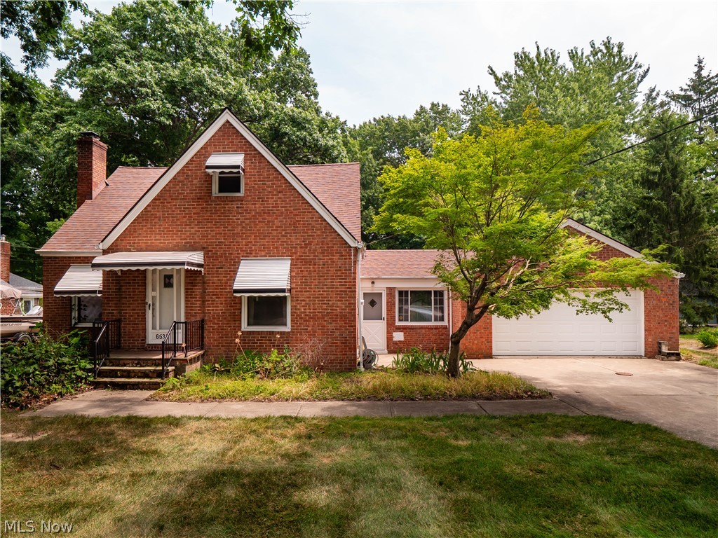 6531 Bonroi Drive Seven Hills OH 44131