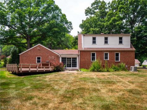 6531 Bonroi Drive Seven Hills OH 44131