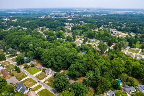 6531 Bonroi Drive Seven Hills OH 44131
