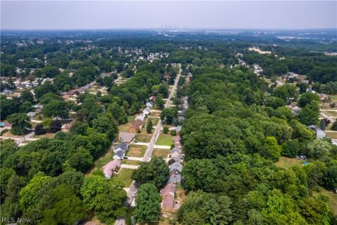 6531 Bonroi Drive Seven Hills OH 44131