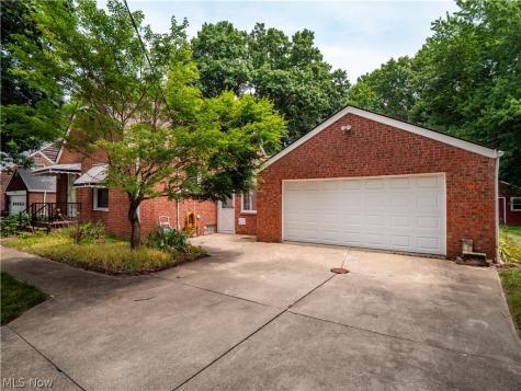6531 Bonroi Drive Seven Hills OH 44131