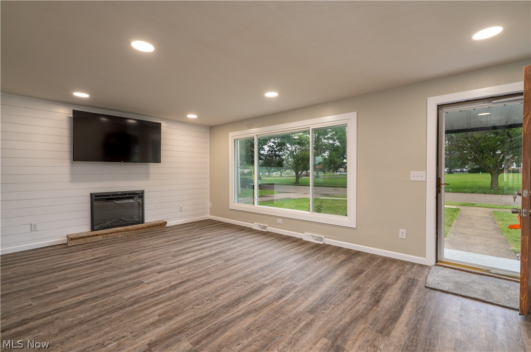 120 S Mckinley Avenue Dover OH 44622