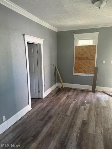 7505 Elton Avenue Cleveland OH 44102