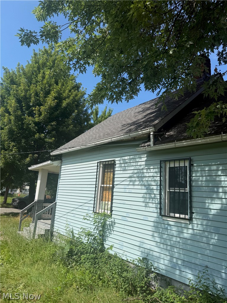 7505 Elton Avenue Cleveland OH 44102