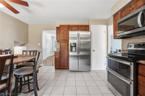 15677 Pinewood Drive Strongsville OH 44149