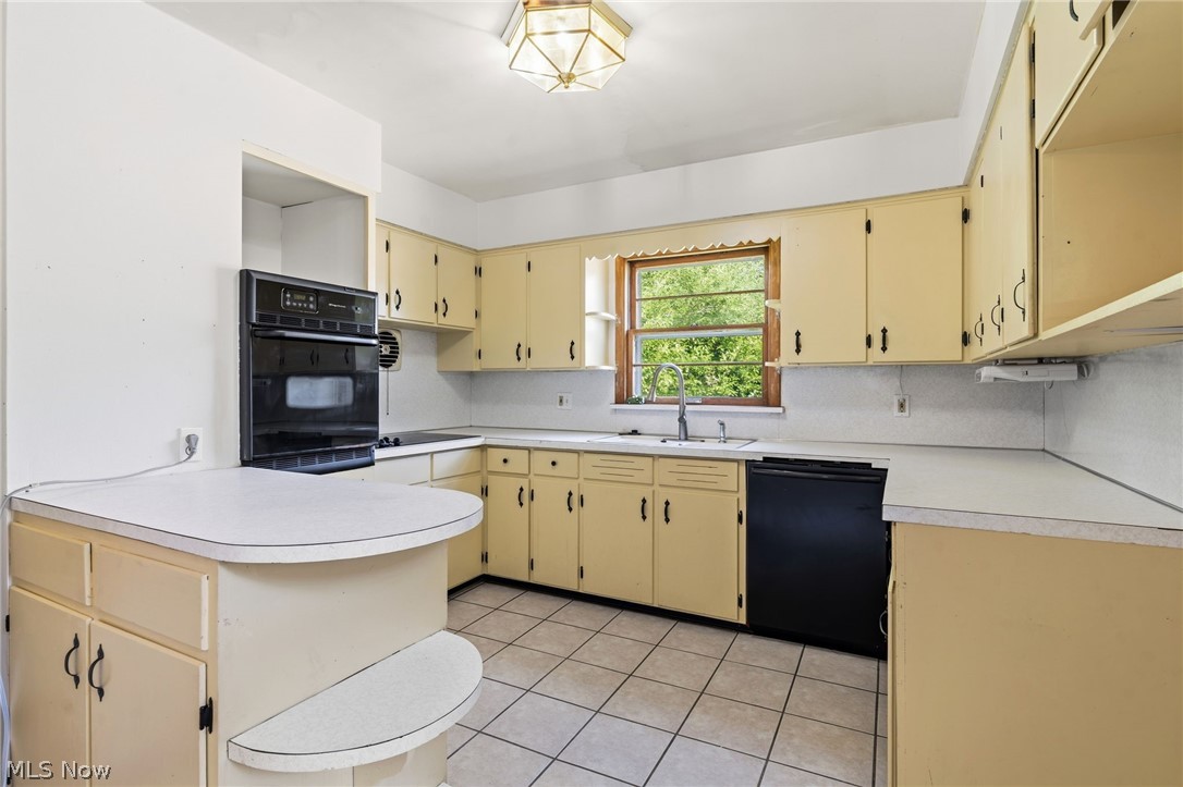 351 Hoover Avenue Akron OH 44312