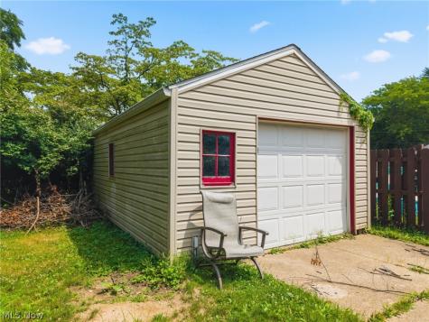 351 Hoover Avenue Akron OH 44312