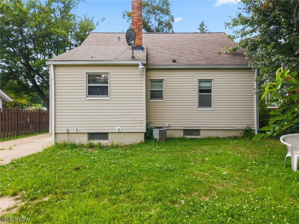 351 Hoover Avenue Akron OH 44312
