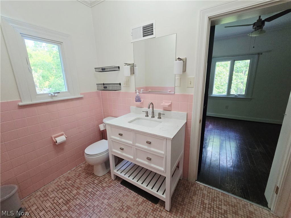 885 Sheridan Road Coshocton OH 43812