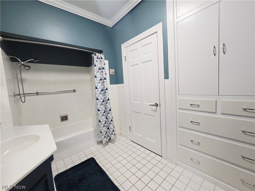 885 Sheridan Road Coshocton OH 43812