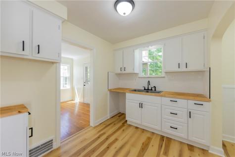 2188 Cranston Road University Heights OH 44118