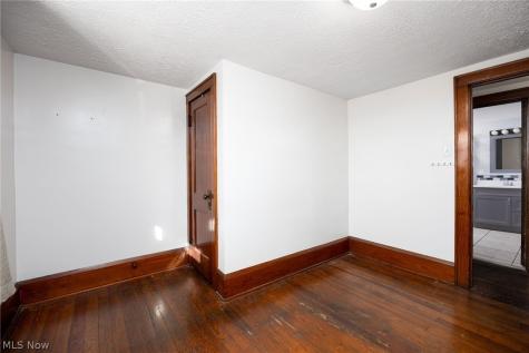 241 24th Street NW Barberton OH 44203