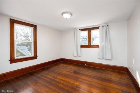 241 24th Street NW Barberton OH 44203