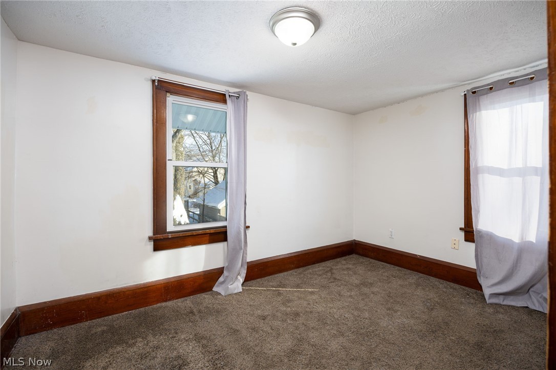 241 24th Street NW Barberton OH 44203