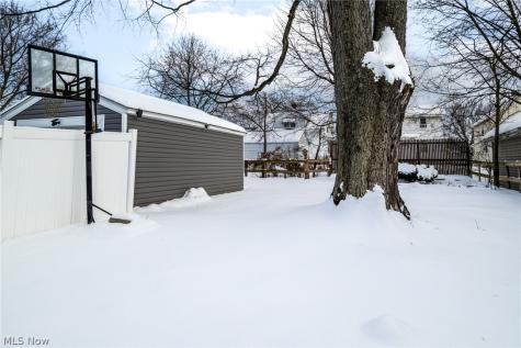 241 24th Street NW Barberton OH 44203