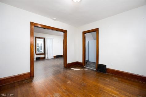 241 24th Street NW Barberton OH 44203