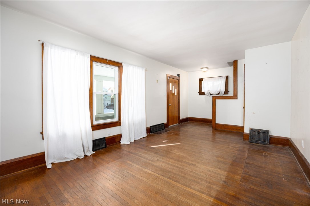 241 24th Street NW Barberton OH 44203