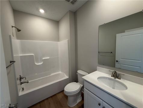 435 Caravel Court Avon Lake OH 44012