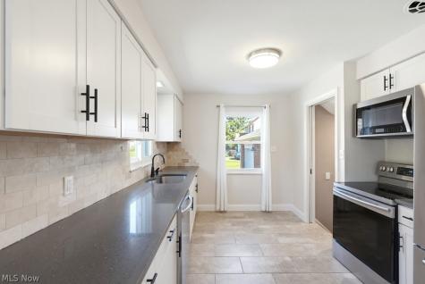 2530 Brookview Boulevard Parma OH 44134