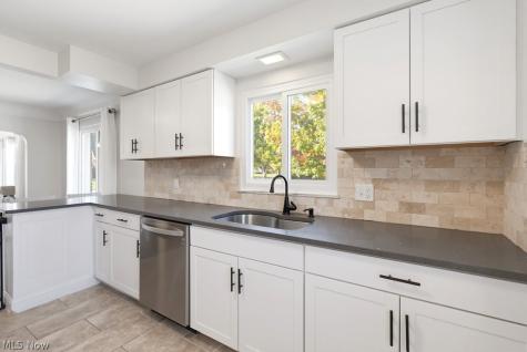 2530 Brookview Boulevard Parma OH 44134