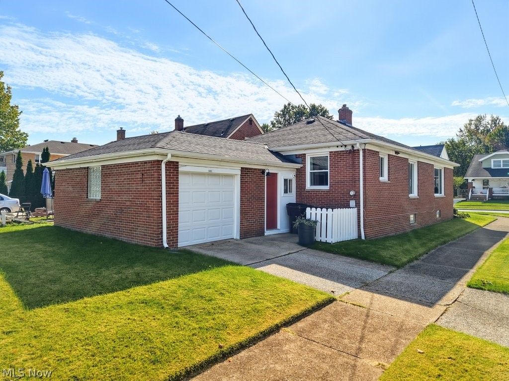 2530 Brookview Boulevard Parma OH 44134