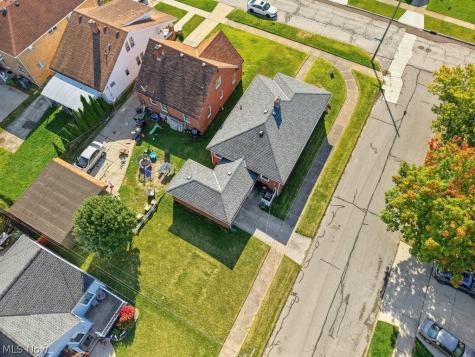 2530 Brookview Boulevard Parma OH 44134