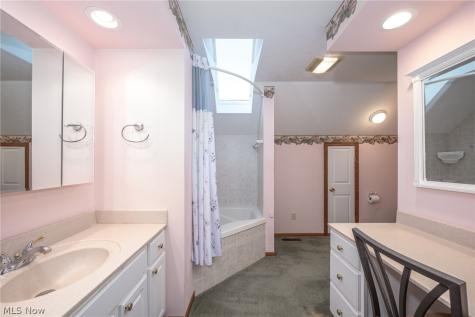 7816 Chatham Avenue NW North Canton OH 44720