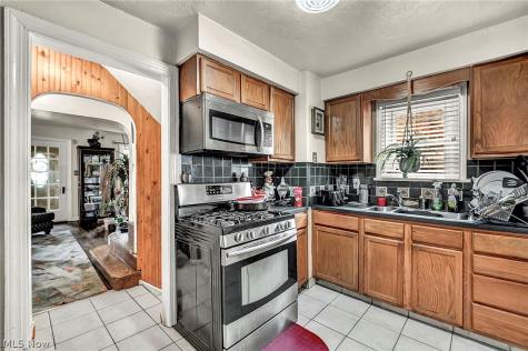 1909 Powell Avenue Cleveland Heights OH 44118