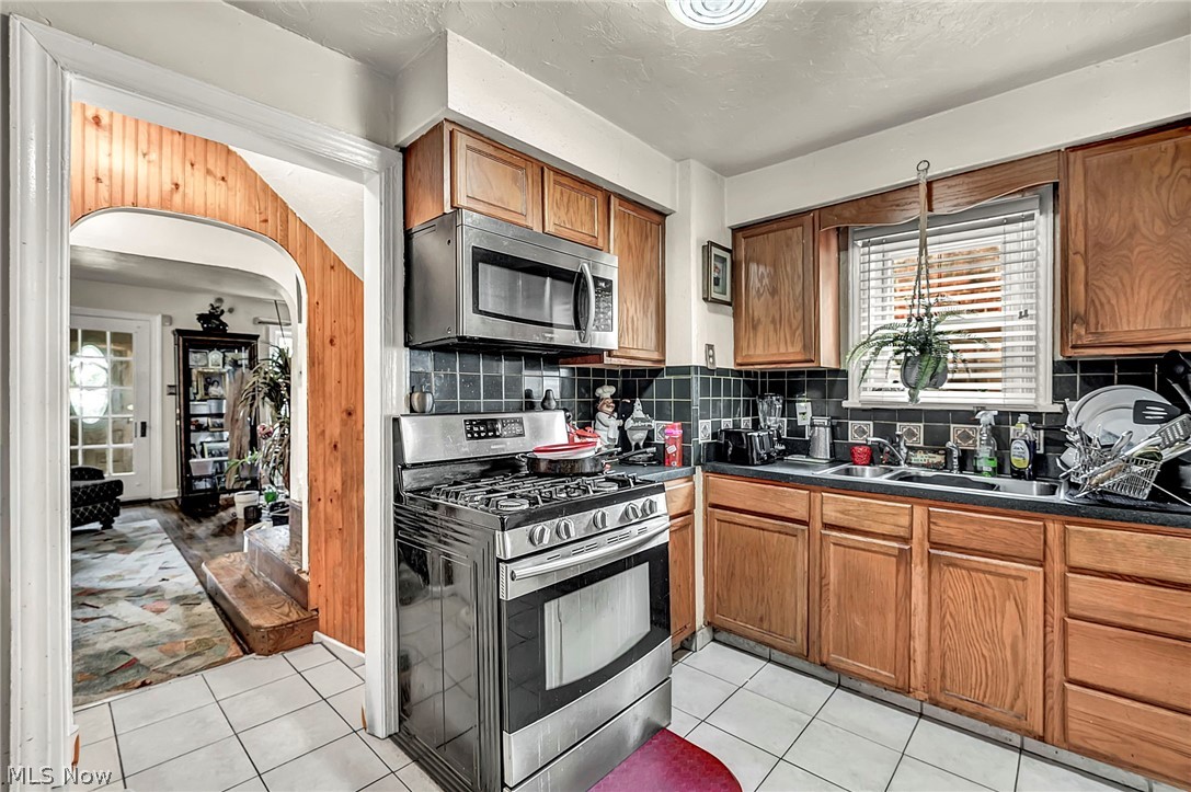 1909 Powell Avenue Cleveland Heights OH 44118