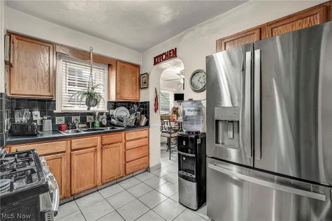 1909 Powell Avenue Cleveland Heights OH 44118