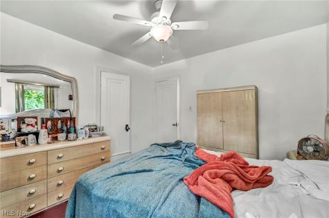 1909 Powell Avenue Cleveland Heights OH 44118
